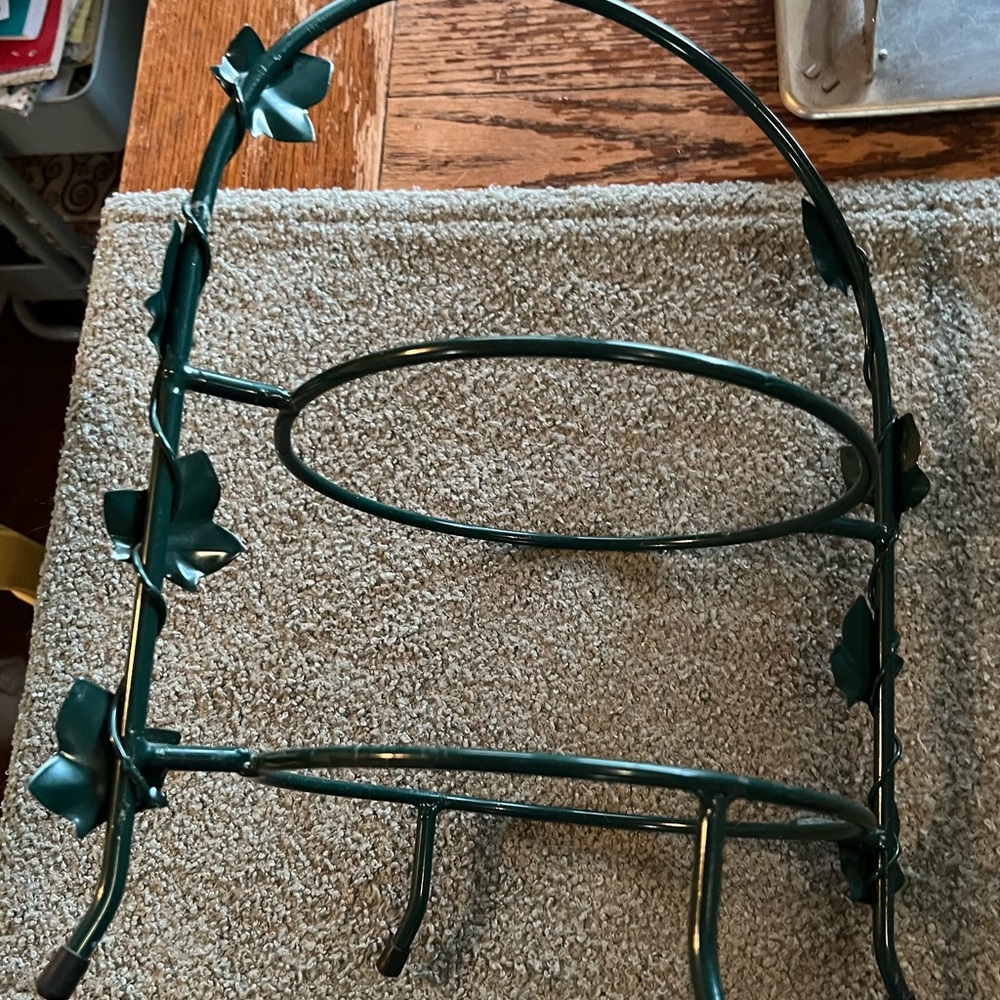 🌻 Vintage Two-Tier Green Metal Pie Stand & Perfect for Stacking Plates 🌻